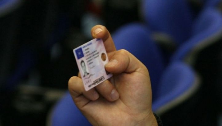 Angajat de la Permise Covasna, prins când LUA MITĂ de la un investigator sub acoperire