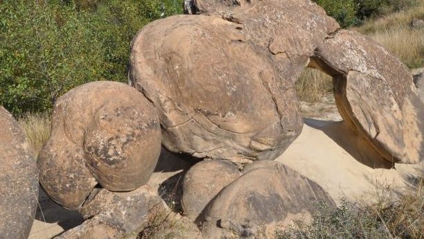 Babele de la Ulmet, pietrele tămăduitoare care schimbă firea omului: "Trebuie doar să le atingi!"