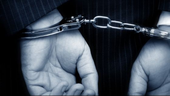 ŞOC - Un poliţist rutier a fost trimis în judecată pentru cinci infracţiuni