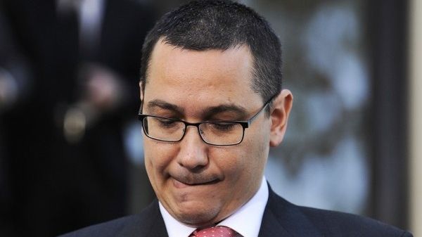 ALEGERI PREZIDENŢIALE 2014. Victor Ponta a votat împreună cu soţia Daciana şi cu primarul Oprescu