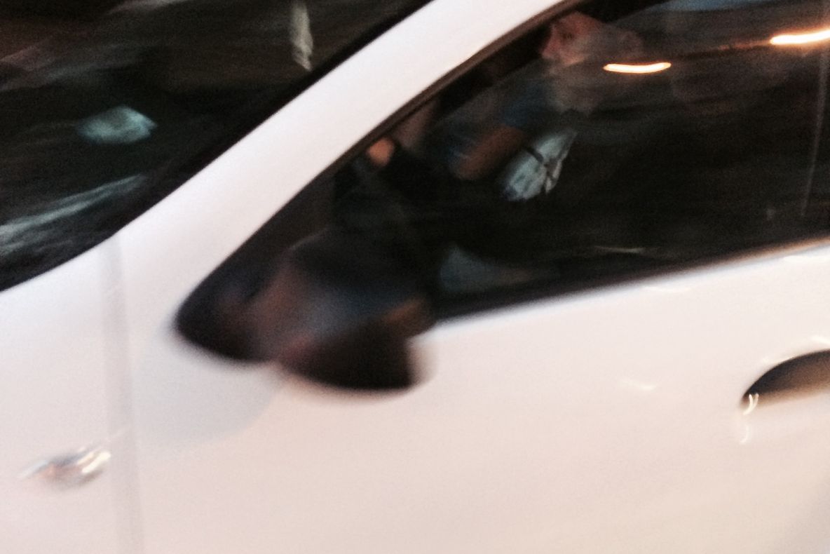 SĂRACU DE EL ! Regele MANELELOR umblă tot cu DACIA. Vezi foto!