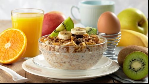 Cele mai SĂNĂTOASE alimente pentru MICUL DEJUN