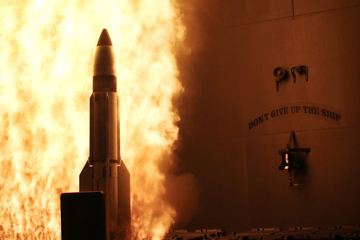 Rusia acuză SUA că instalează focoase nucleare în România. Răspuns dur al Washingtonului