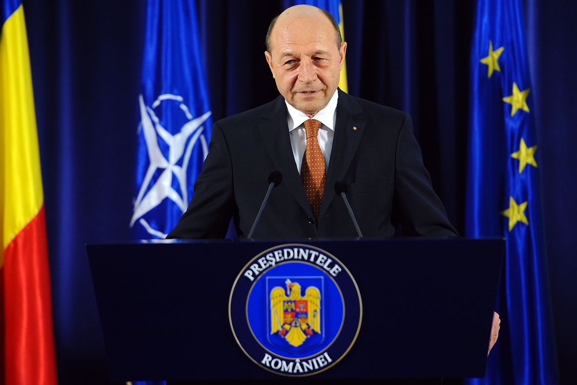 Băsescu: Dacă ne uităm la Iohannis, constatăm că, din meditații, și-a luat șase case