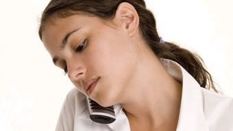 Adevărata conexiune dintre telefoane mobile şi cancer. Ce schimbari ar trebui sa faci