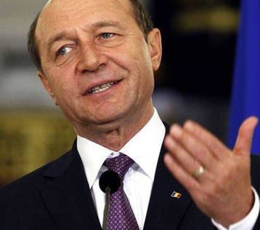 Traian Băsescu: Aştept de trei luni un înlocuitor pentru ministrul Culturii 