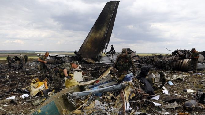Parchetul olandez: Zborul MH17, doborât de o rachetă rusească Buk 