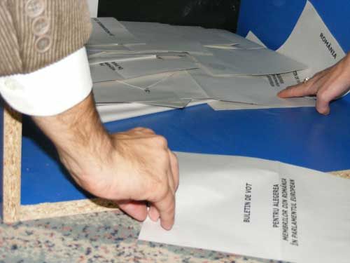 Alegeri prezidențiale 2014, turul 2. Un veteran de război, în vârstă de 103 ani, a votat în Alba 