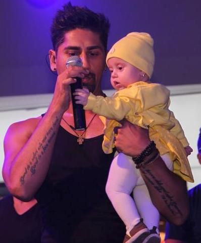 WOW!!! Fica lui Connect-R a spus “MAMA”