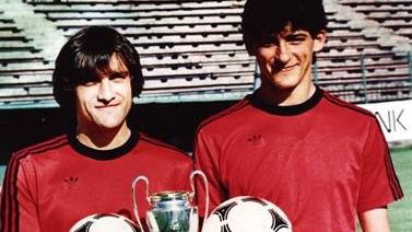 CONFRUNTARE IOHANNIS-PONTA. Un fotbalist celebru analizează meciul IOHANNIS-PONTA