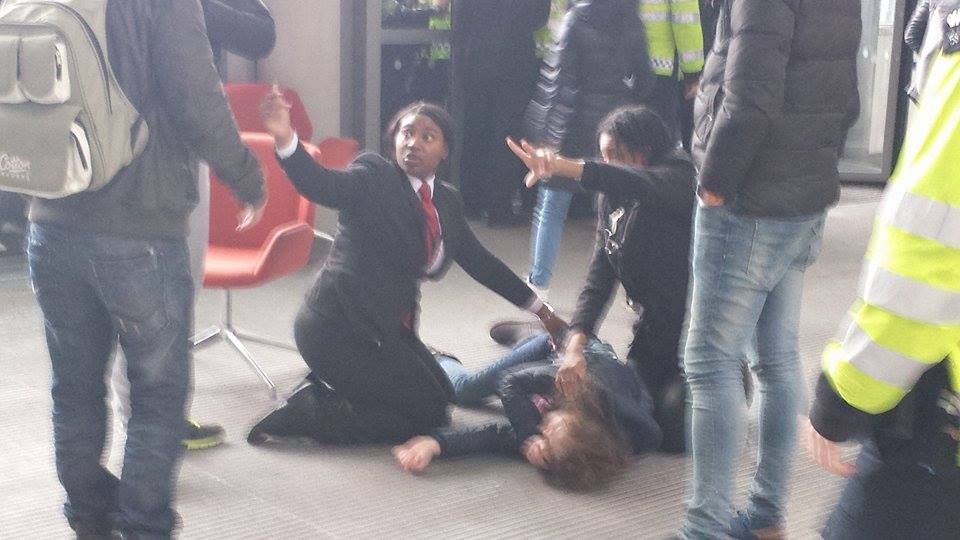 ALEGERI PREZIDENŢIALE 2014 DIASPORA: Imagini DRAMATICE de la Londra