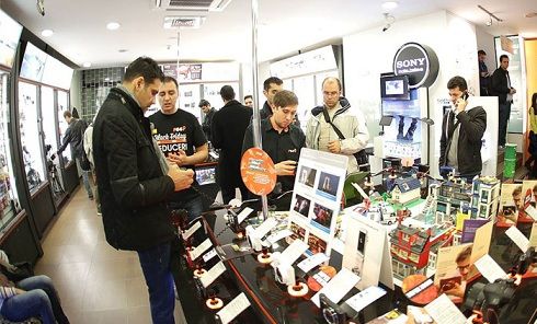 Black Friday 2014 la F64. Tablete, smartphone-uri şi aparate FOTO cu discount de 35-70%