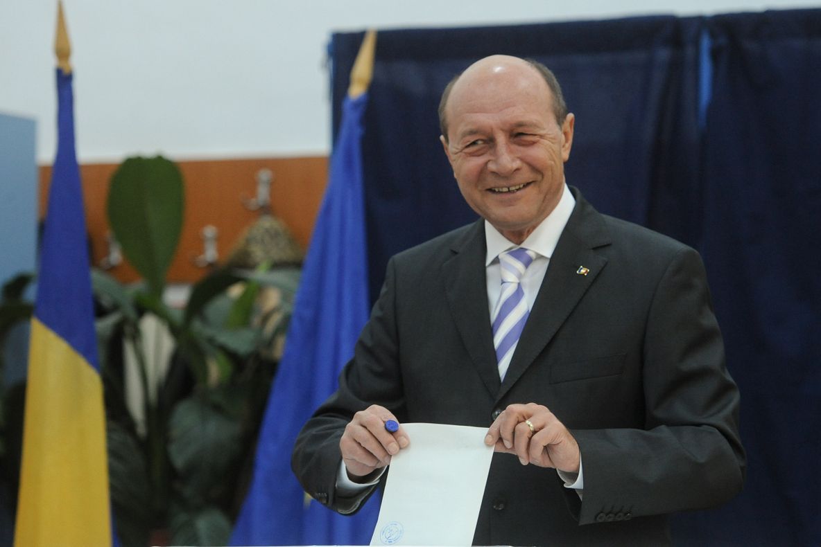 ALEGERI PREZIDENȚIALE 2014 DIASPORA: Traian Băsescu solicită prelungirea programului de votare