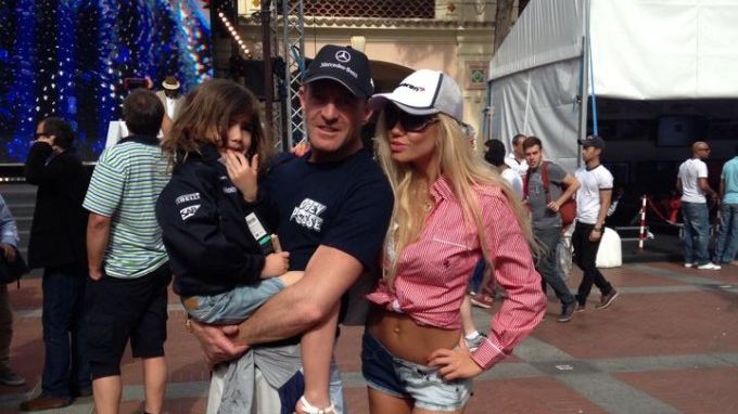 Ziua în care tot universul ei s-a schimbat total. O cântăreață a aflat un secret dureros 