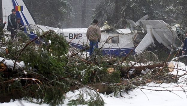 ACCIDENTUL DIN APUSENI: Procurorii au audiat angajaţi ai ROMATSA, MT şi Şcolii de Aviaţie