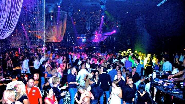 COZMIN GUȘĂ: Rareș Bogdan are mai multe fotografii cu Ponta în Dubai, dar a ales să nu le publice