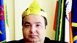 ALEGERI PREZIDENȚIALE 2014. Dorin Cioabă, autointitulatul rege al romilor, a mers la vot cu ȘATRA