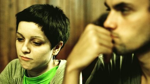 5 obiceiuri care îţi pot DISTRUGE relaţia de cuplu