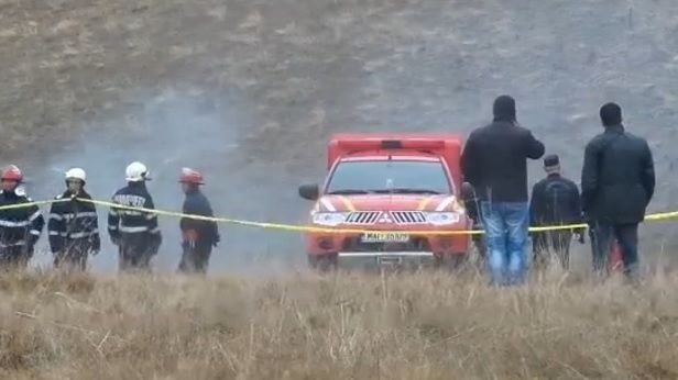 ELICOPTER PRĂBUŞIT. Mărturia salvatorului: "Am vorbit cu pilotul. Au atins copacii şi..."
