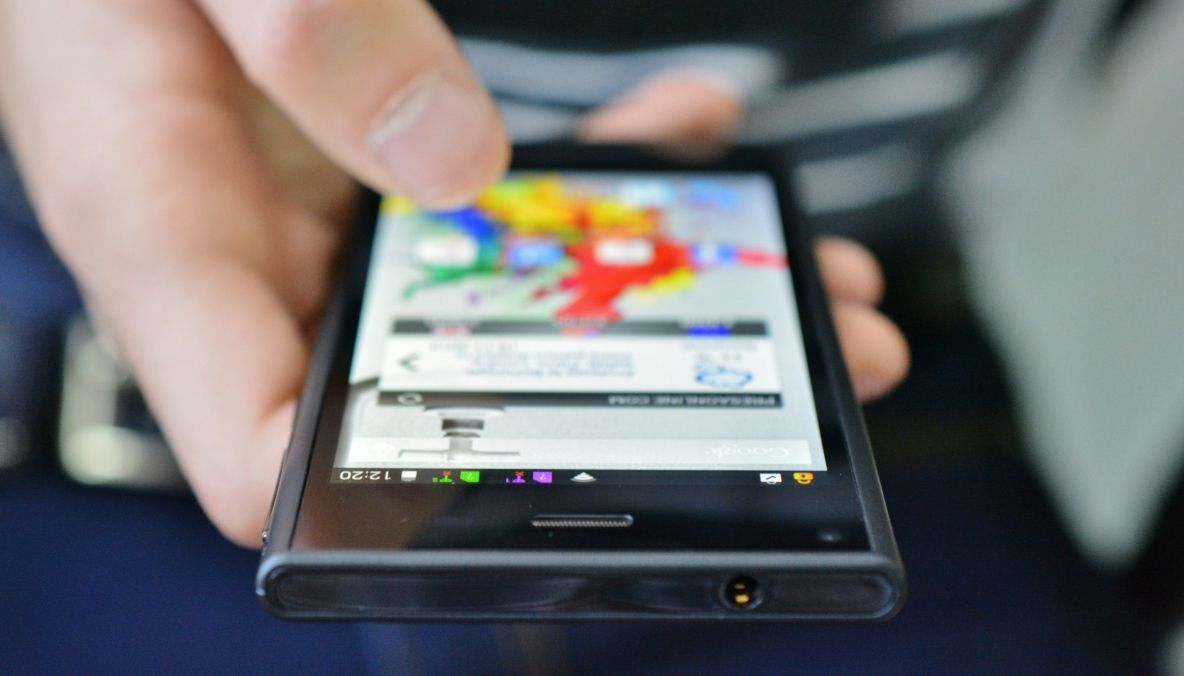 Telefonul acesta putea fi o REVELAȚIE, dar s-a dovedit o DEZAMĂGIRE 