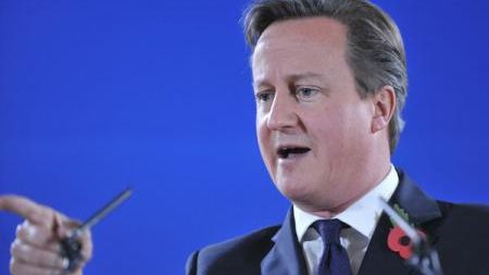 Premierul britanic: RUSIA riscă NOI SANCŢIUNI dacă nu se angajează să rezolve conflictul din Ucraina