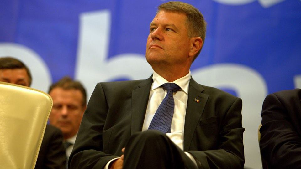 DEZBATERE: Iohannis: Domnule Ponta, i-a prostit Băsescu pe români când v-a pus premier?