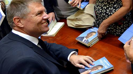 TÂRGUL DE CARTE GAUDEAMUS. Ce cărţi de POLITICIENI merită citite sau măcar ironizate?  VIDEO