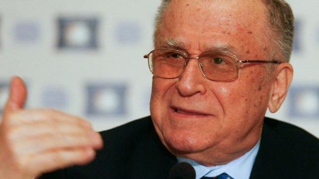 Reacţie dură a lui Ion Iliescu după înfrângerea lui Ponta în alegerile prezidenţiale