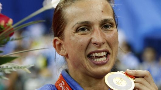 Veste tristă despre ALINA DUMITRU