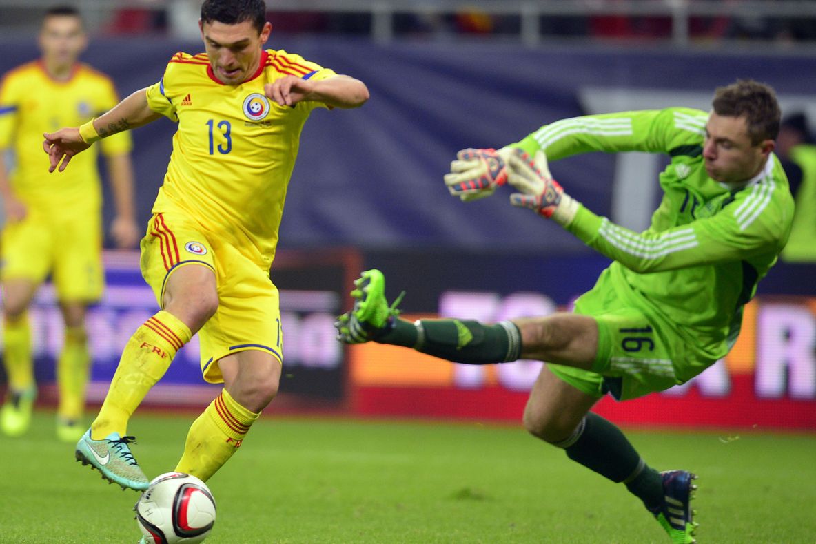 ROMANIA - DANEMARCA 2-0. "Dublă" Claudiu Keşeru. Cum s-a bucurat Andreea Esca în tribune