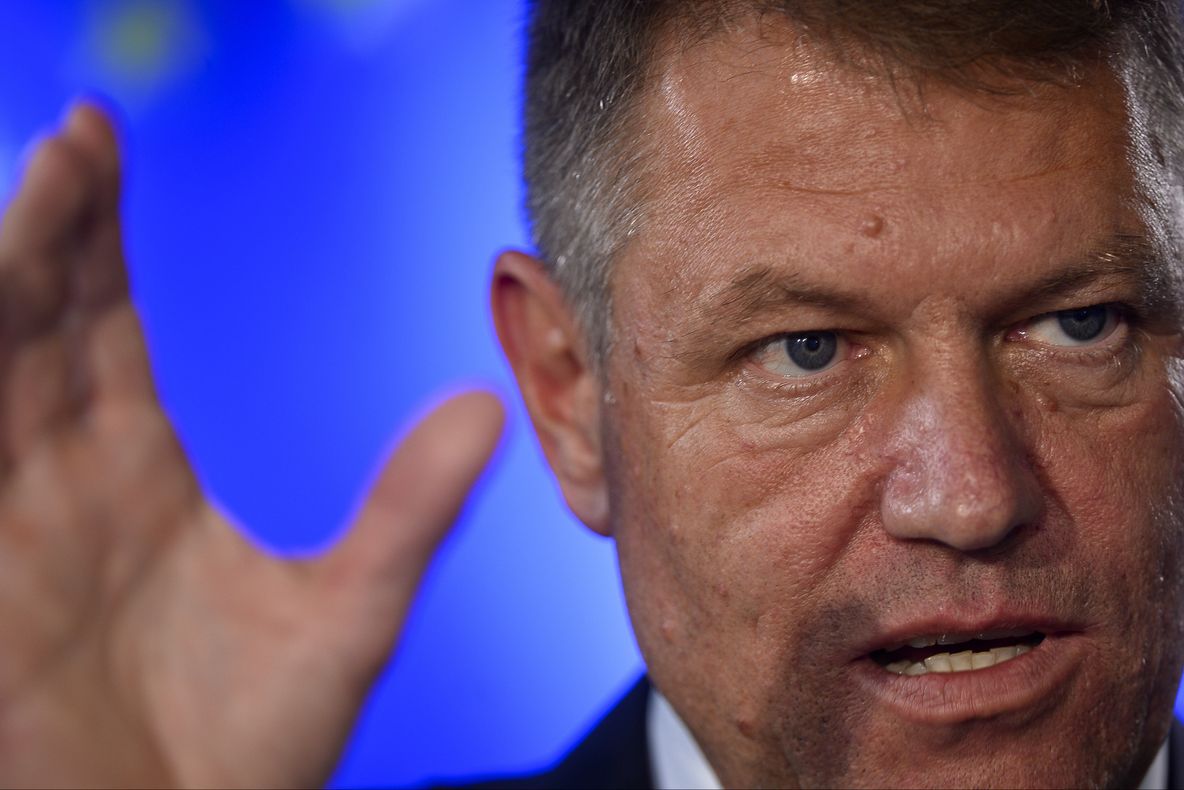 FOTOGRAFII INCREDIBILE de la petrecerea lui Iohannis. INVITAT SURPRIZĂ!