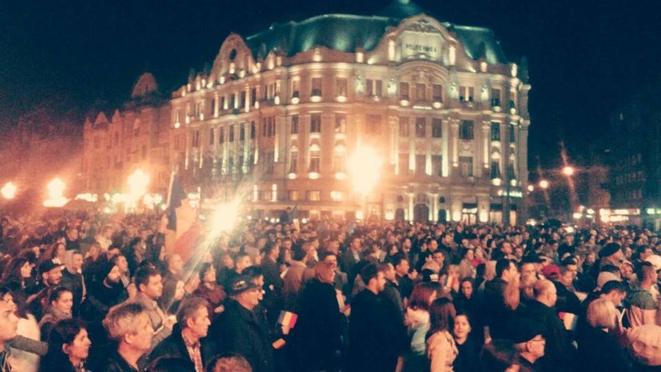 Dosar penal pentru bărbatul care a lovit camera video a unui jurnalist la mitingul de la Timişoara