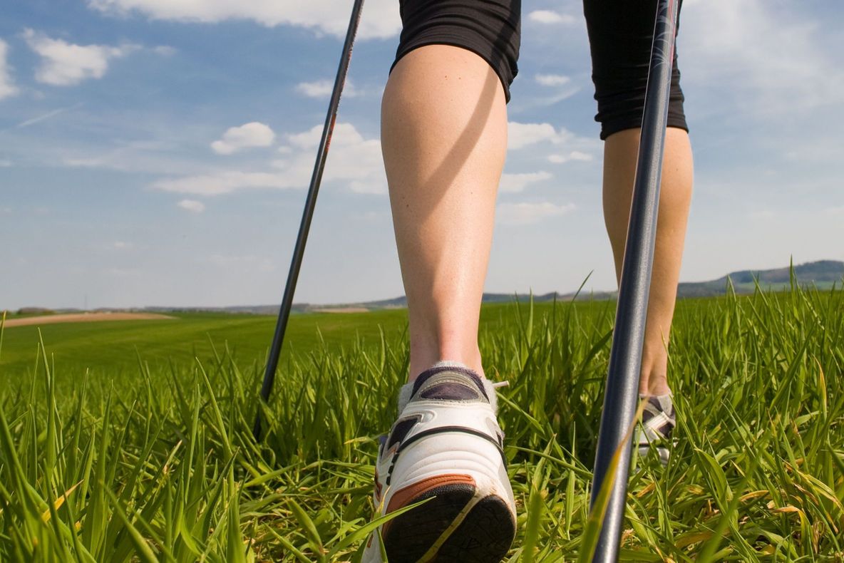 FRESH REFRESH.Mersul nordic,exerciţiul bun pentru orice vârstă şi condiţie fizică:ARDE RAPID calorii