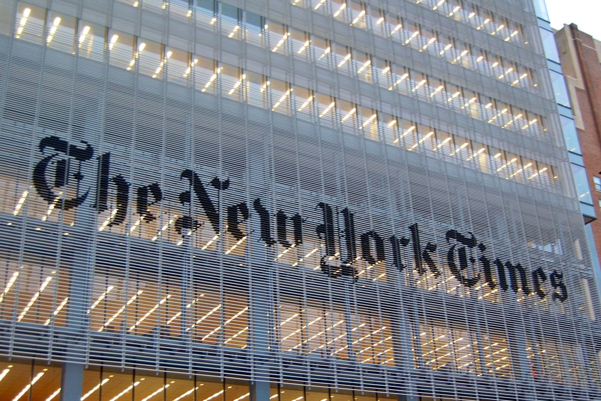 New York Times a scris despre scandalul ”Băsescu: Ponta, fost ofițer acoperit SIE”