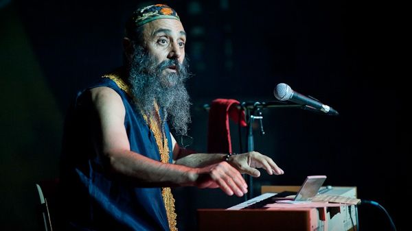 ALEGERILE PREZIDENȚIALE 2014. Pianistul Harry Tavitian: Duminică voi cânta Santa Klaus  