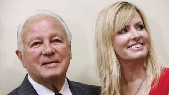 Americanii au ales TRĂZNIT: un fost deţinut şi o expertă în castrarea porcilor - VEZI TOPUL