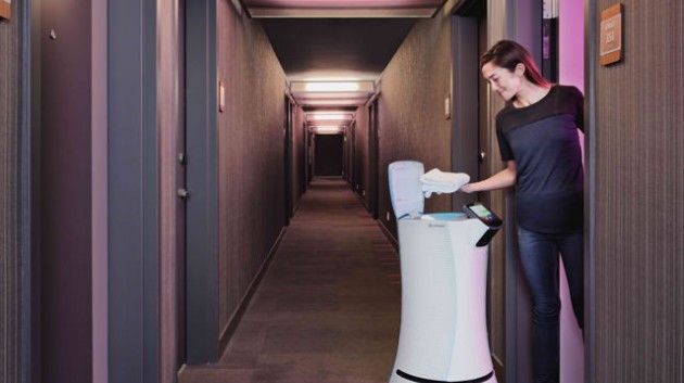 ROBOTUL majordom te va servi la hotel. Viitorul e acum!