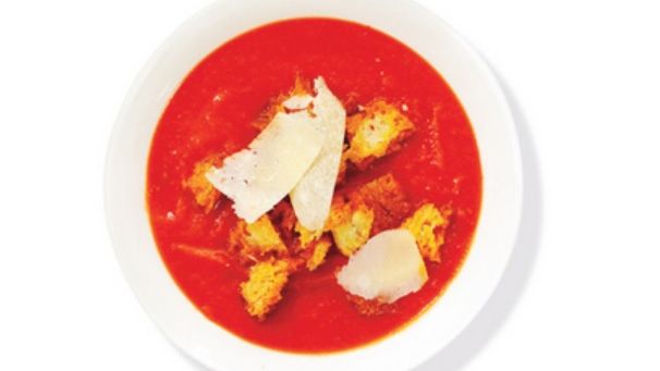 Supă cremă de roşii, cu parmezan şi crutoane