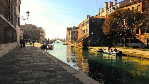 Valizele cu roţi, INTERZISE la VENEȚIA