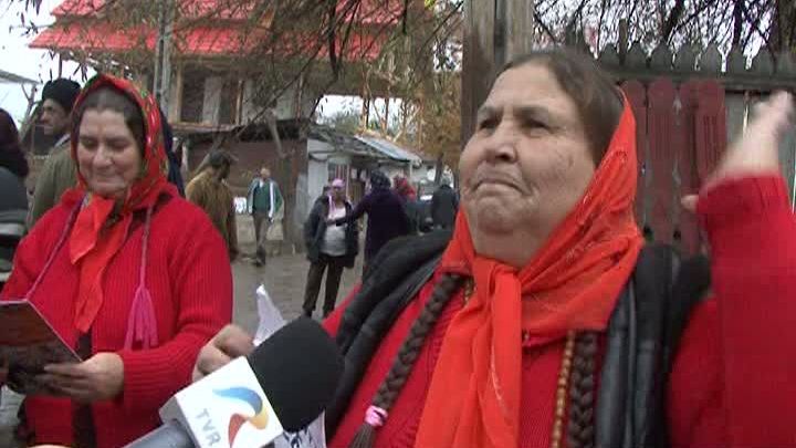 IMAGINI INCREDIBILE: Romii argeşeni VOTEAZĂ CU "FONTA"