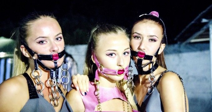 Designerul care a șocat România. O nouă prezentare controversată