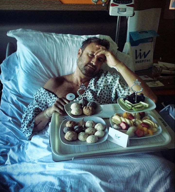 Cătălin Botezatu pe patul de SPITAL, tratat împotriva CANCERULUI