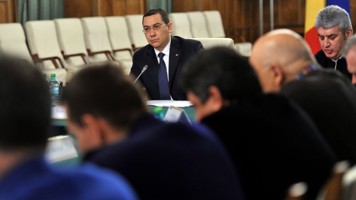 RETRAGERI PE BANDĂ RULANTĂ din Guvernul Ponta. Anunţurile, făcute pe Facebook 