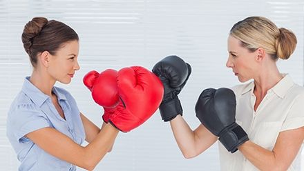 ASTROLOGIE. Cum să îţi manipulezi duşmanii, în funcţie de zodie