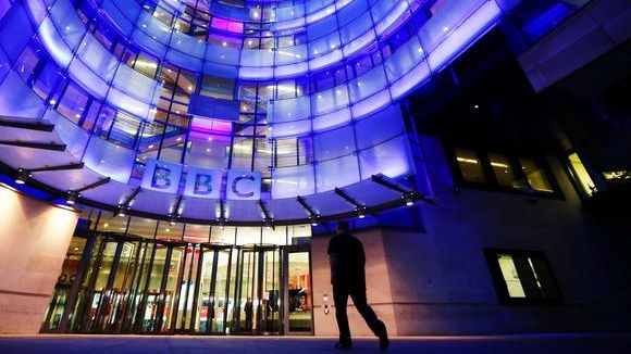 BBC a dat afară cameramanii, iar camerele-robot au luat-o RAZNA