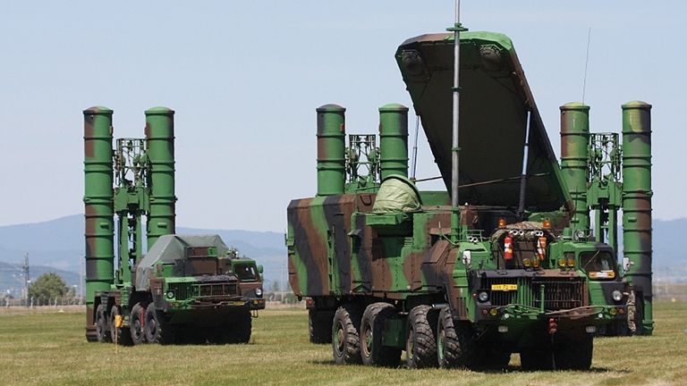 Rusia desfășoară sisteme de rachetă S-300PMU în Crimeea 
