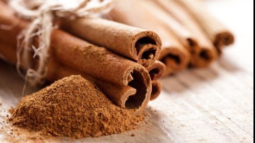 Tratamente naturiste cu scorţişoară. Ce proprietăţi terapeutice are acest condiment?