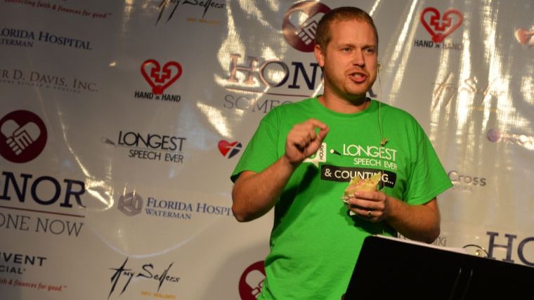 RECORD MONDIAL. Cel mai VORBĂREŢ om din lume este un BĂRBAT