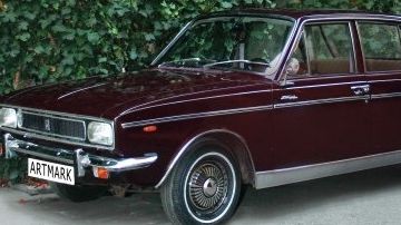 11 colecţionari s-au bătut pe limuzina lui Ceausescu. S-a vândut la un preţ de 10 ori mai mare