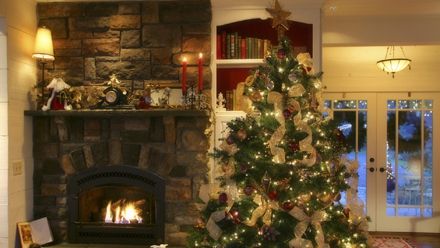 Cum să faci ca bradul de Crăciun sa pară mai înalt şi mai des